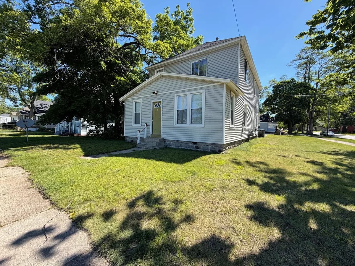 Muskegon apartments for rent - Property image - 1732 7th Street - 1