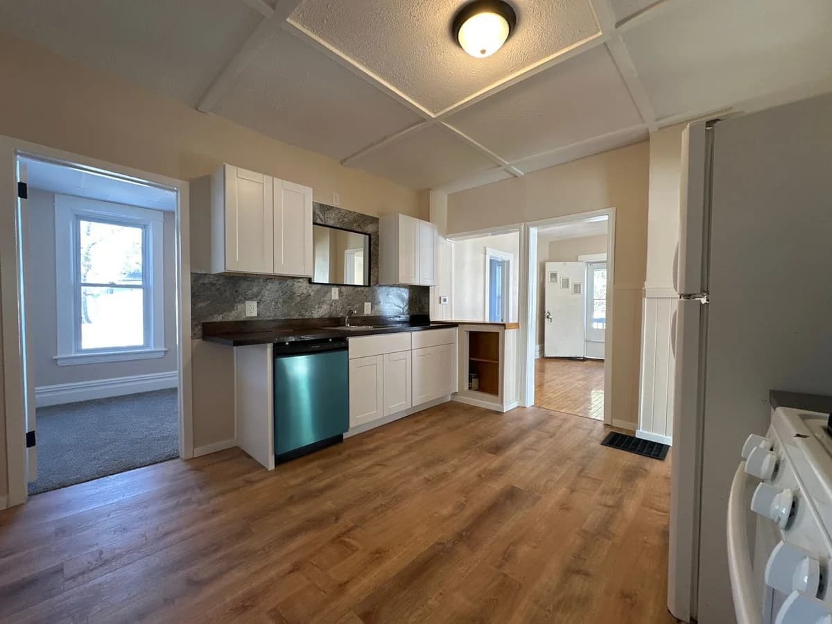 Muskegon apartments for rent - Property image - 2550 Crozier Avenue - 3