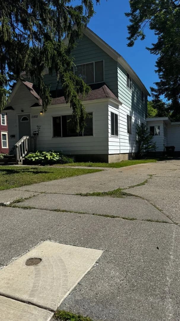 Muskegon apartments for rent - Property image - 1165 West Dale Avenue - 1