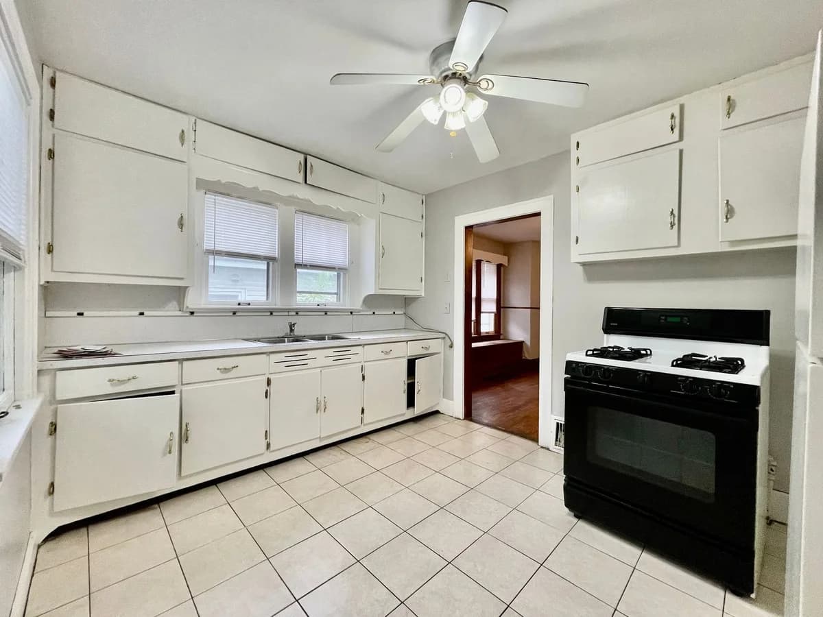 Muskegon apartments for rent - Property image - 839 West Larch Avenue - 3