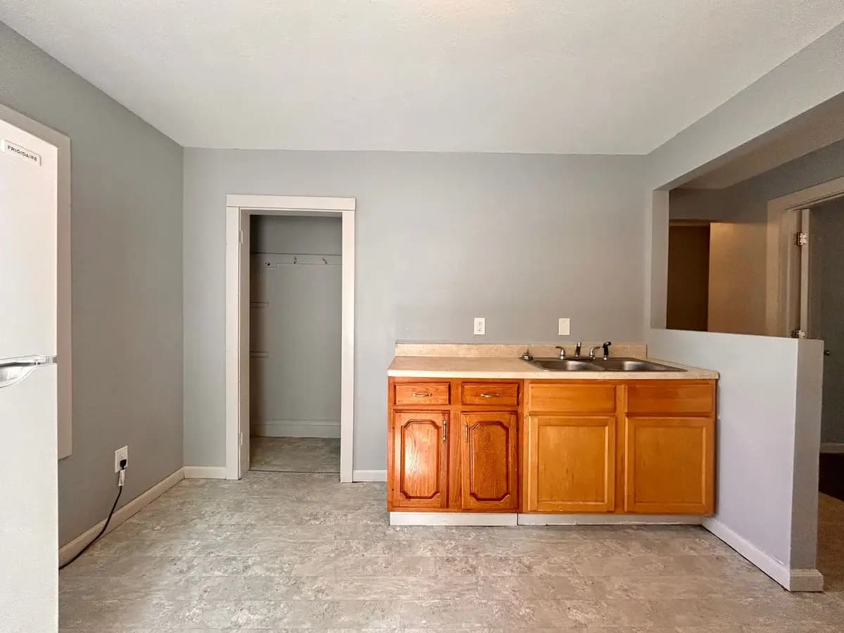 Muskegon apartments for rent - image - large (7).jpeg