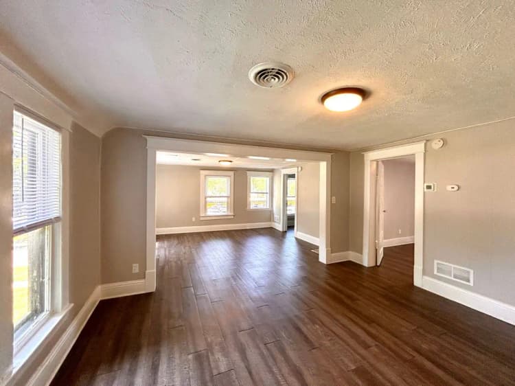 undefined apartments for rent - image - large (10).jpeg