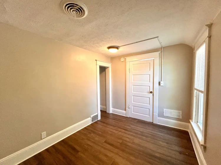 undefined apartments for rent - image - large (15).jpeg