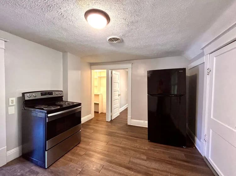 undefined apartments for rent - image - large (5).jpeg