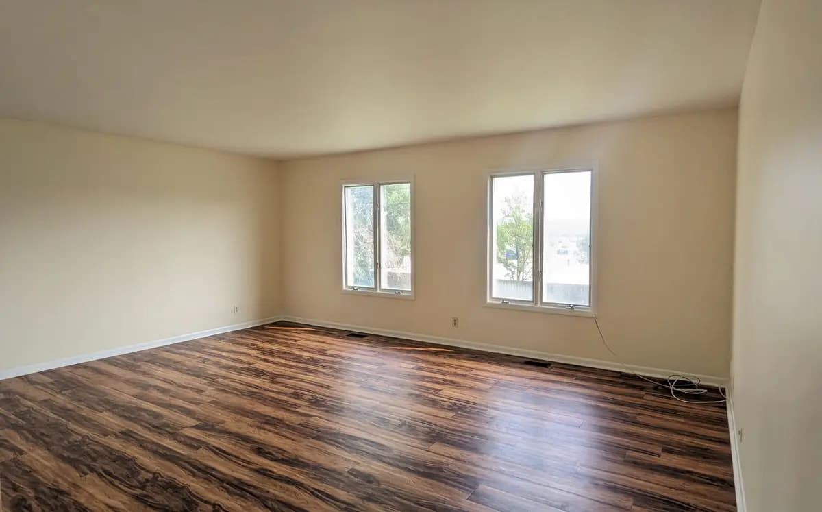 889 Woodside - Apartment - 6