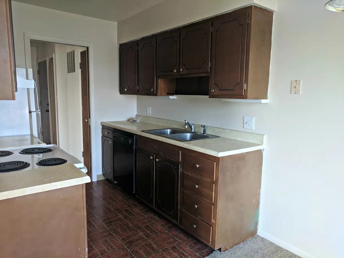 889 Woodside - Apartment - 4