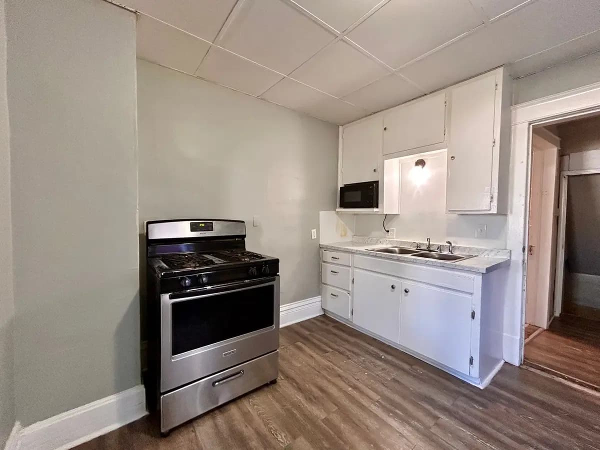 855 Turner Ave - Apartment - 2