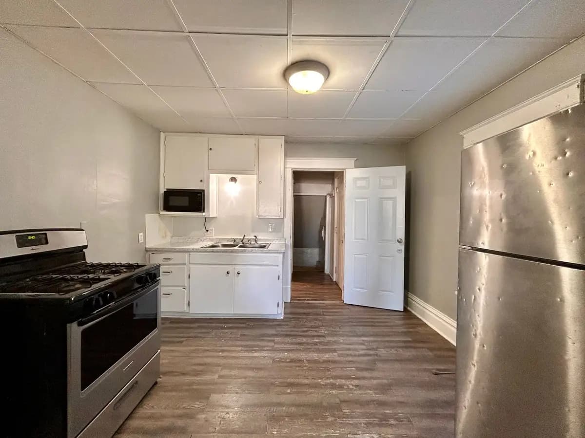 855 Turner Ave - Apartment - 4