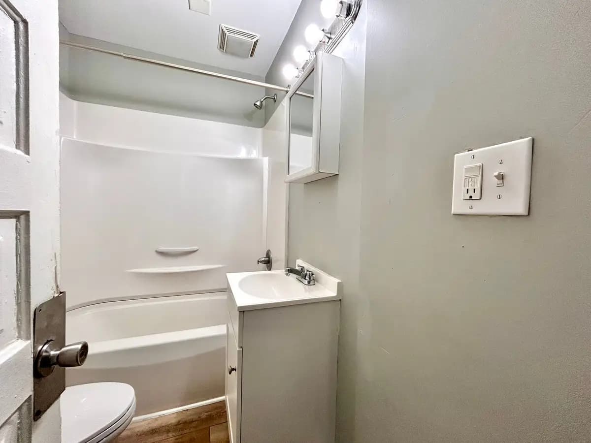 855 Turner Ave - Apartment - 11