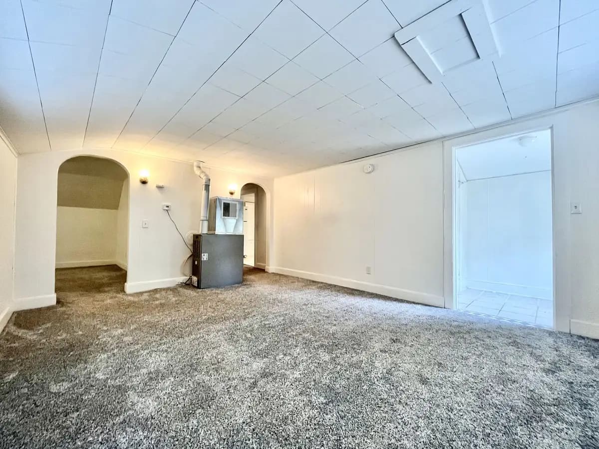 undefined apartments for rent - image - large (1).jpg - 1