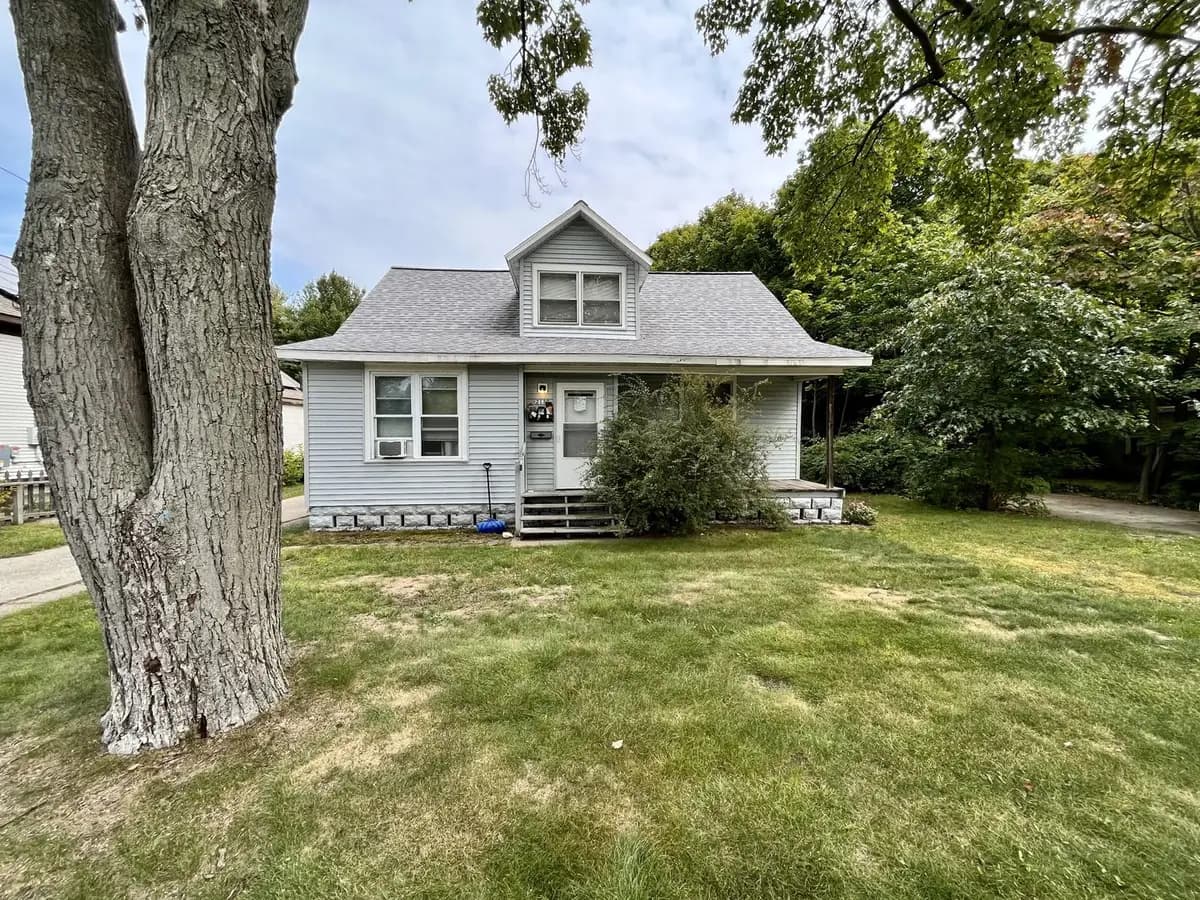 undefined apartments for rent - image - large (17).jpg - 1