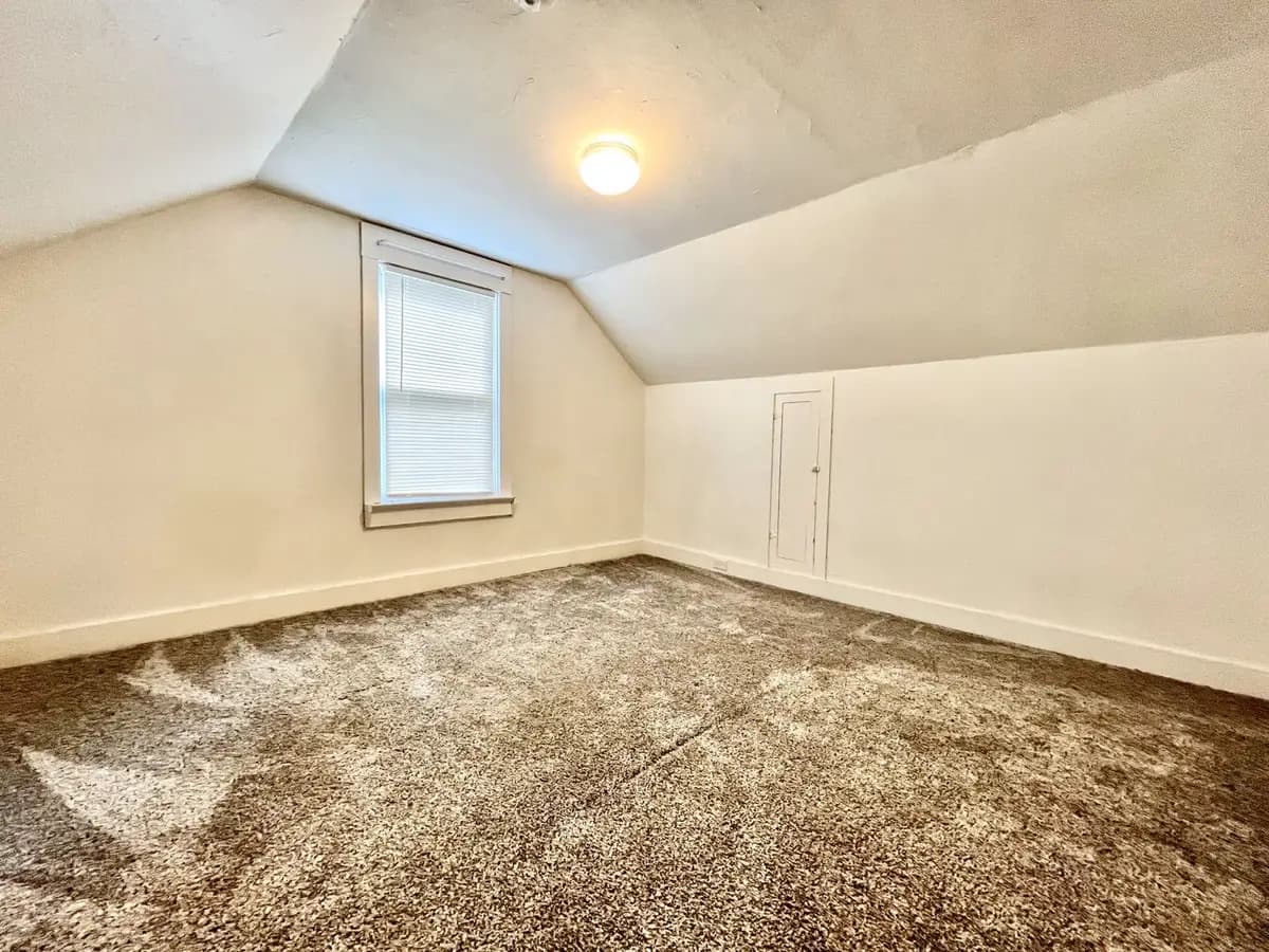 undefined apartments for rent - image - large (3).jpg - 3