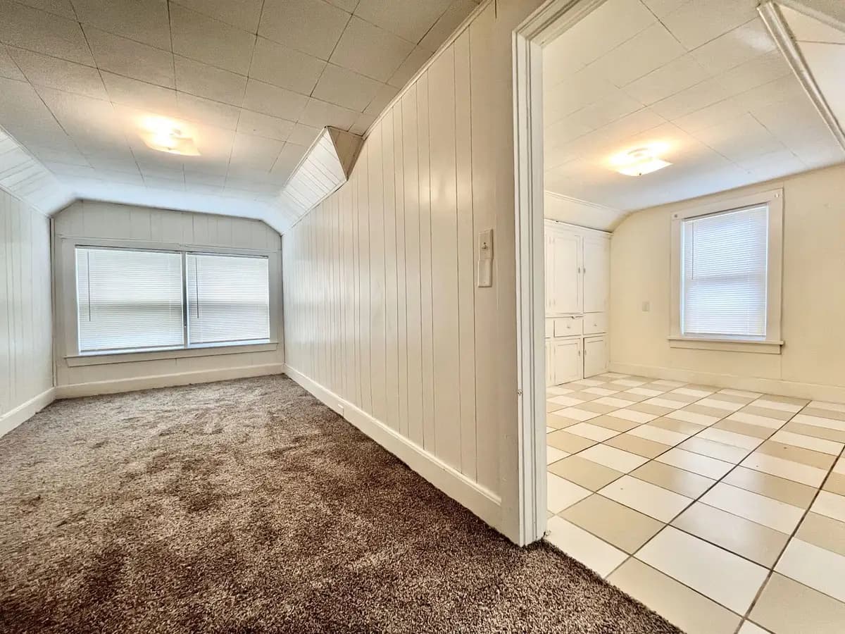 undefined apartments for rent - image - large (6).jpg - 2