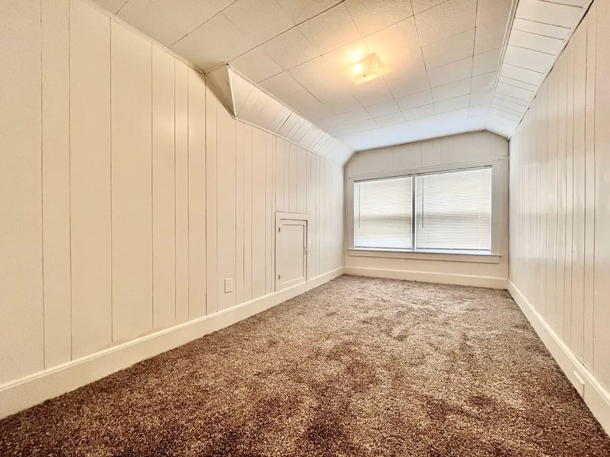 undefined apartments for rent - image - large (7).jpg - 3