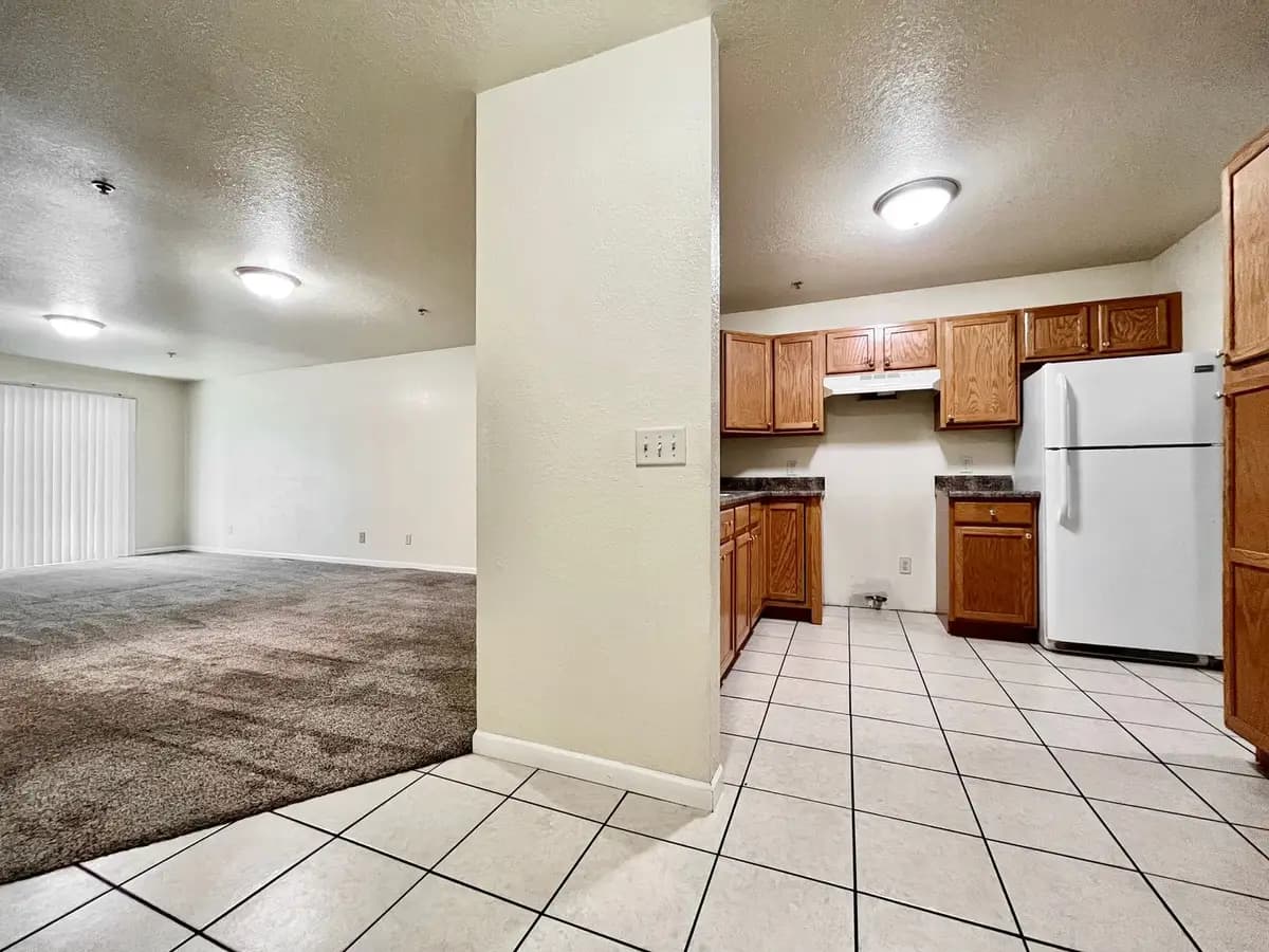 860 Marquette Ave - Apartment - 2