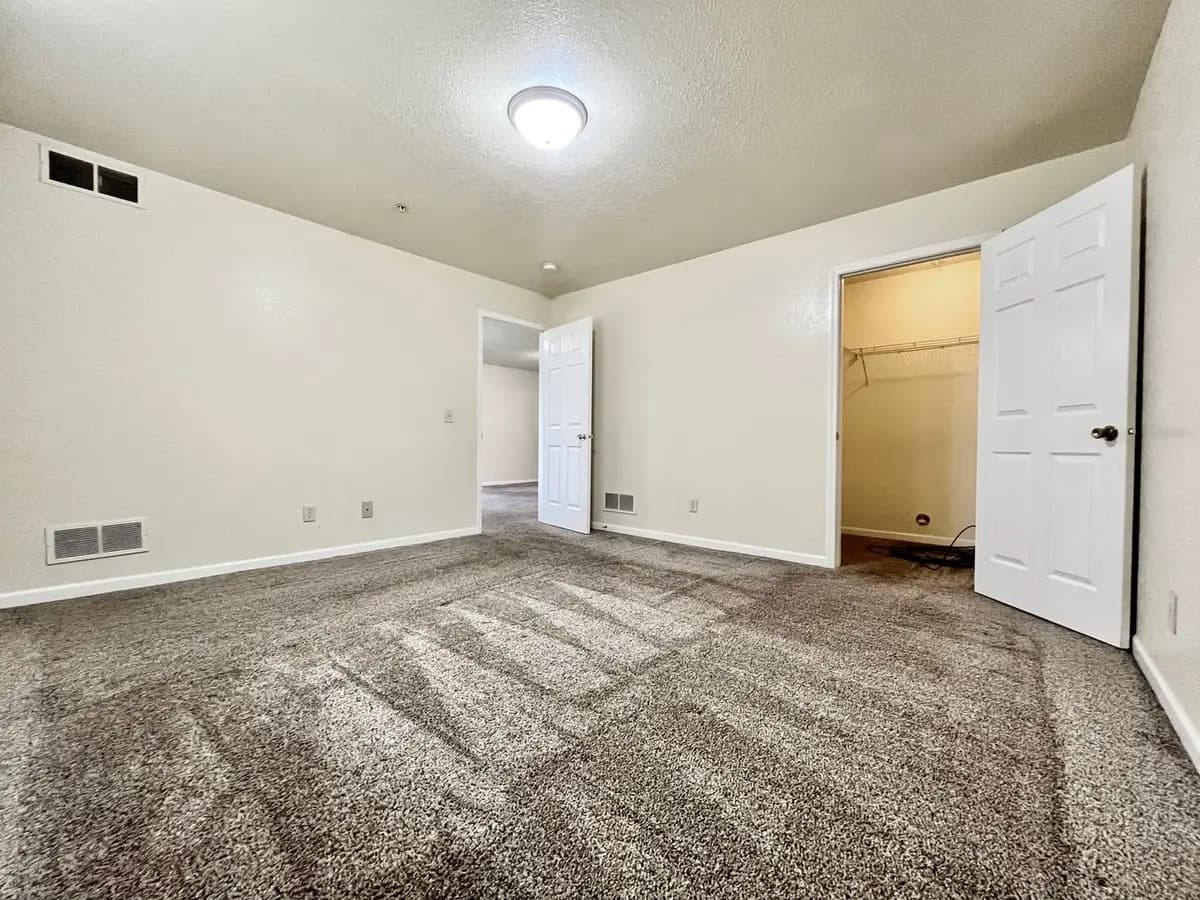 860 Marquette Ave - Apartment - 4
