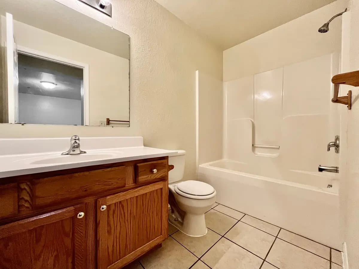 860 Marquette Ave - Apartment - 5