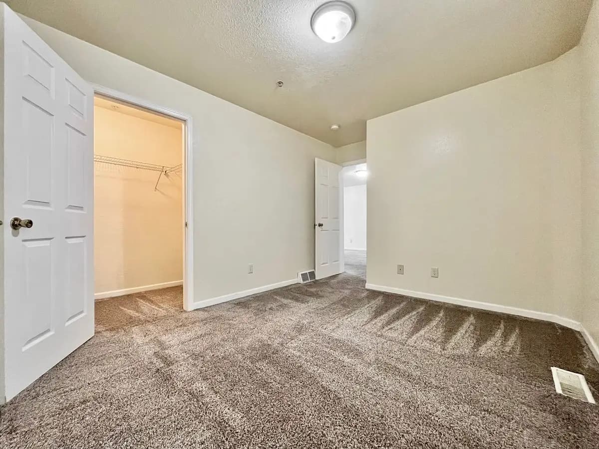 860 Marquette Ave - Apartment - 6