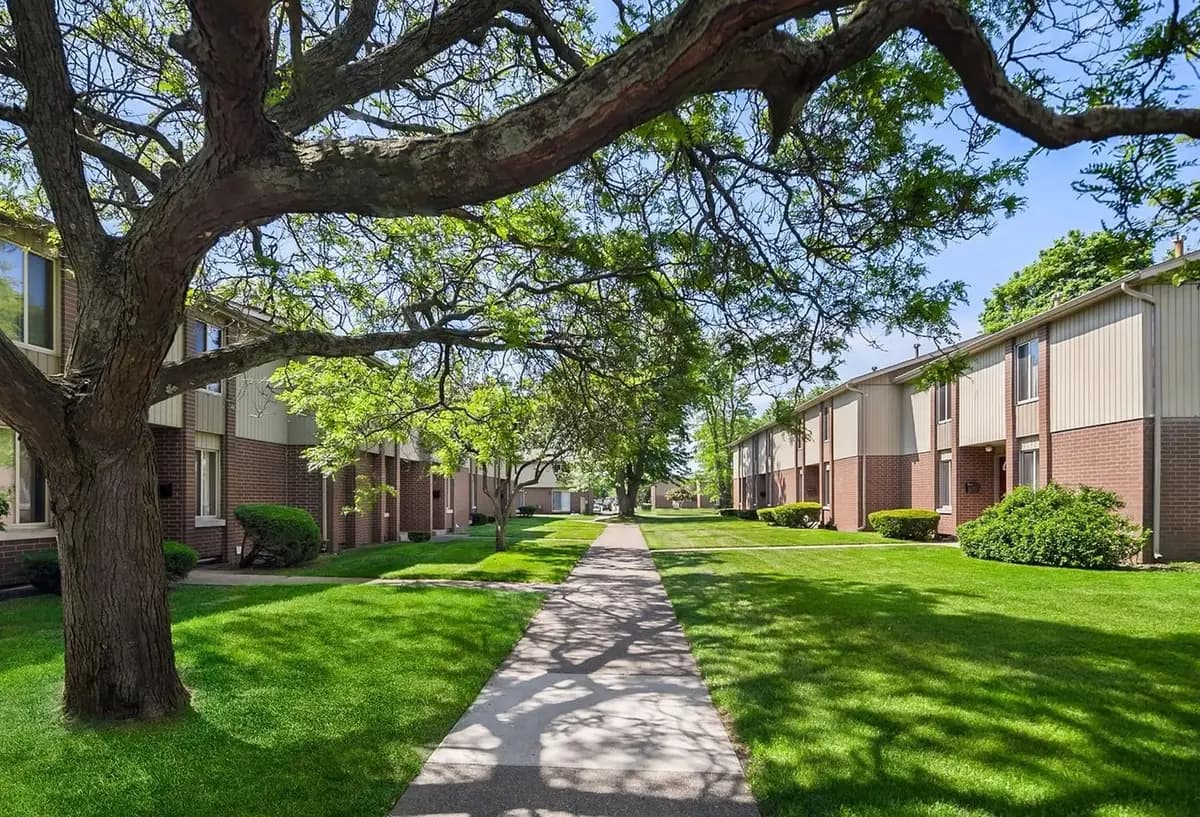 Muskegon apartments for rent - Property image - Muskegon Townhouses - 2