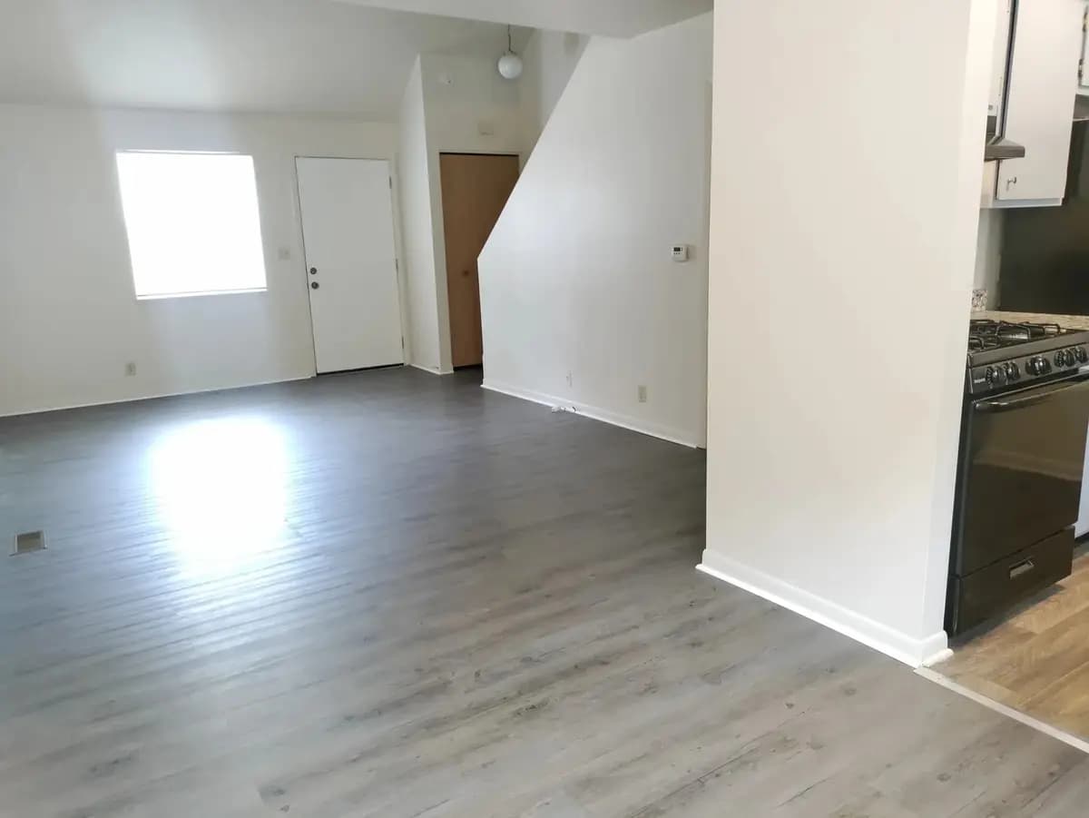 Muskegon apartments for rent - Property image - Oakhill Village & Townhomes - 2