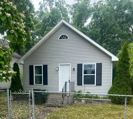 Muskegon apartments for rent - Property image - 1833 Continental St - 1
