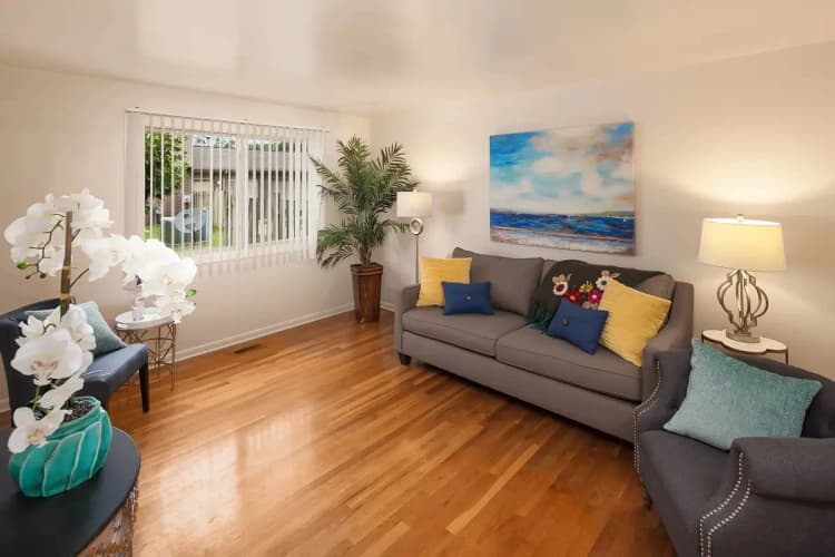 undefined apartments for rent - image - imgi_71_599c9c1e85044494.jpg