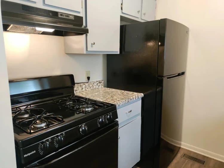 undefined apartments for rent - image - imgi_52_63457574cfde86.60985135830.jpg