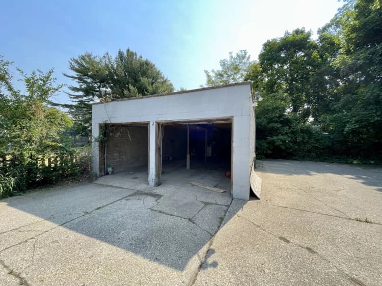 undefined apartments for rent - image - large (13).jpg