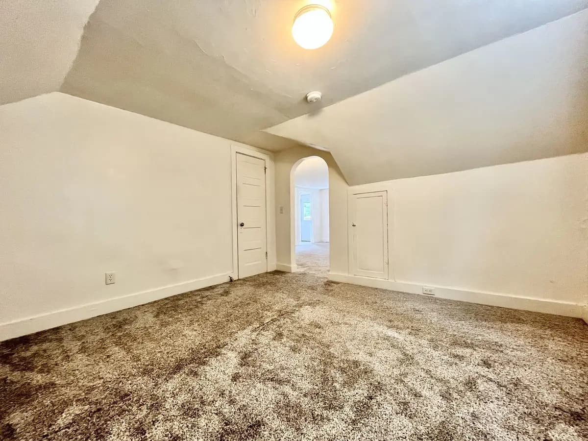 undefined apartments for rent - image - large (5).jpg